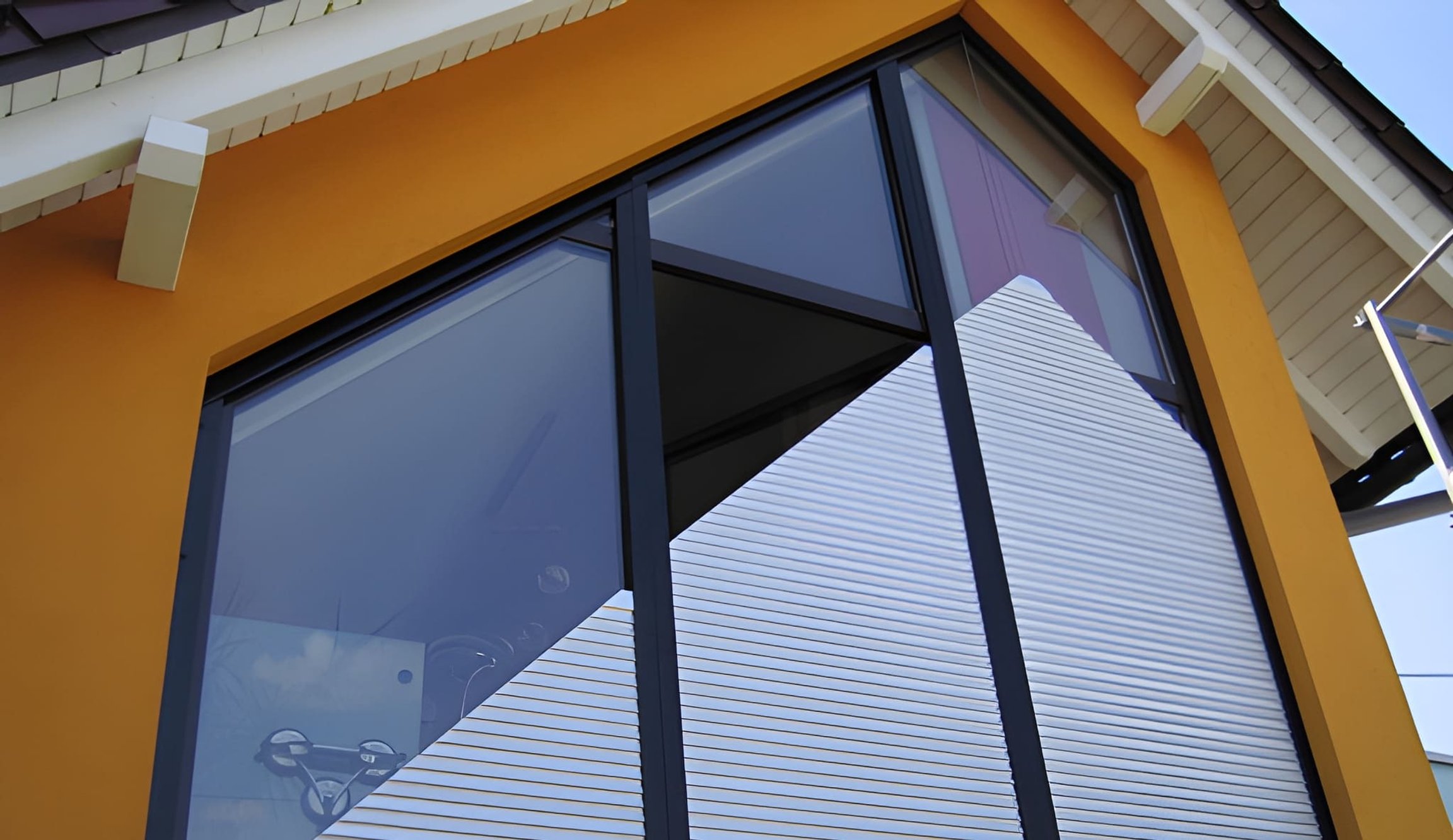 Rolety v okně s atypickým tvarem