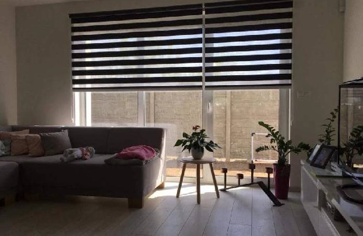 Látkové rolety DEN a NOC: Specifika a proč jsou ideálním řešením pro interiér