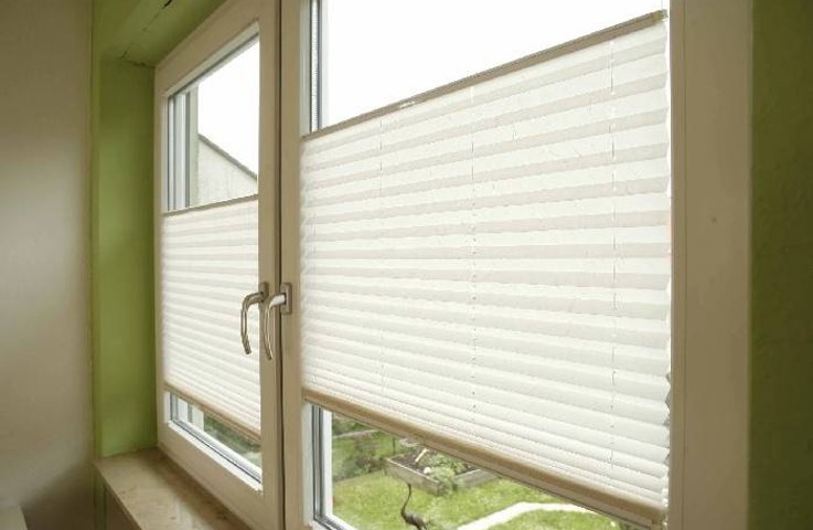 Plisé žaluzie: Univerzální a současně výjimečné stínění oken