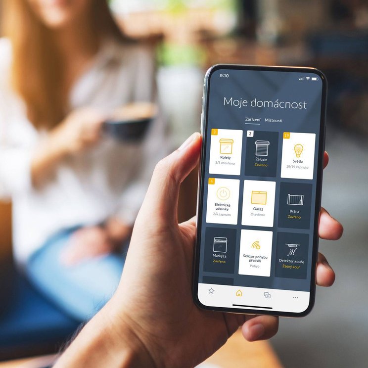 Mobilní aplikace pro sledování chytré domácnosti