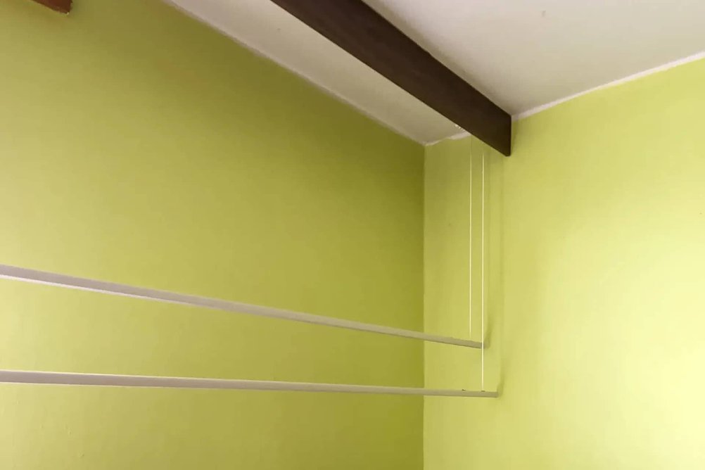 Spouštěcí garnýže v bytě